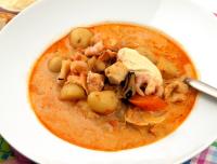 Bouillabaisse fransk fiskgryta eller fisksoppa